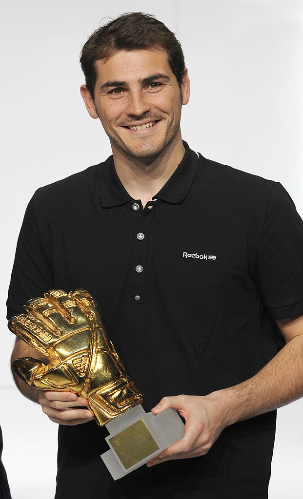 Casillas cùng danh hiệu găng tay vàng Casillas cùng danh hiệu găng tay vàng