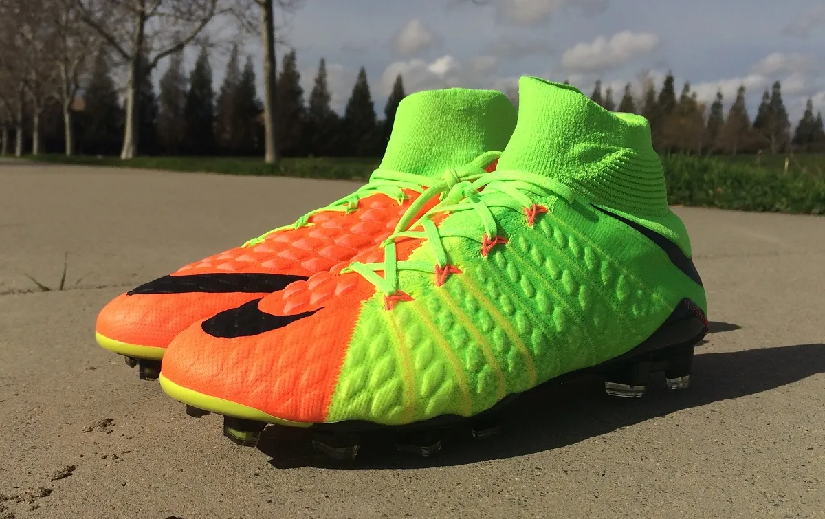 Neymar có một khoảng thời gian dài hợp tác với nhà Nike Neymar có một khoảng thời gian dài hợp tác với nhà Nike
