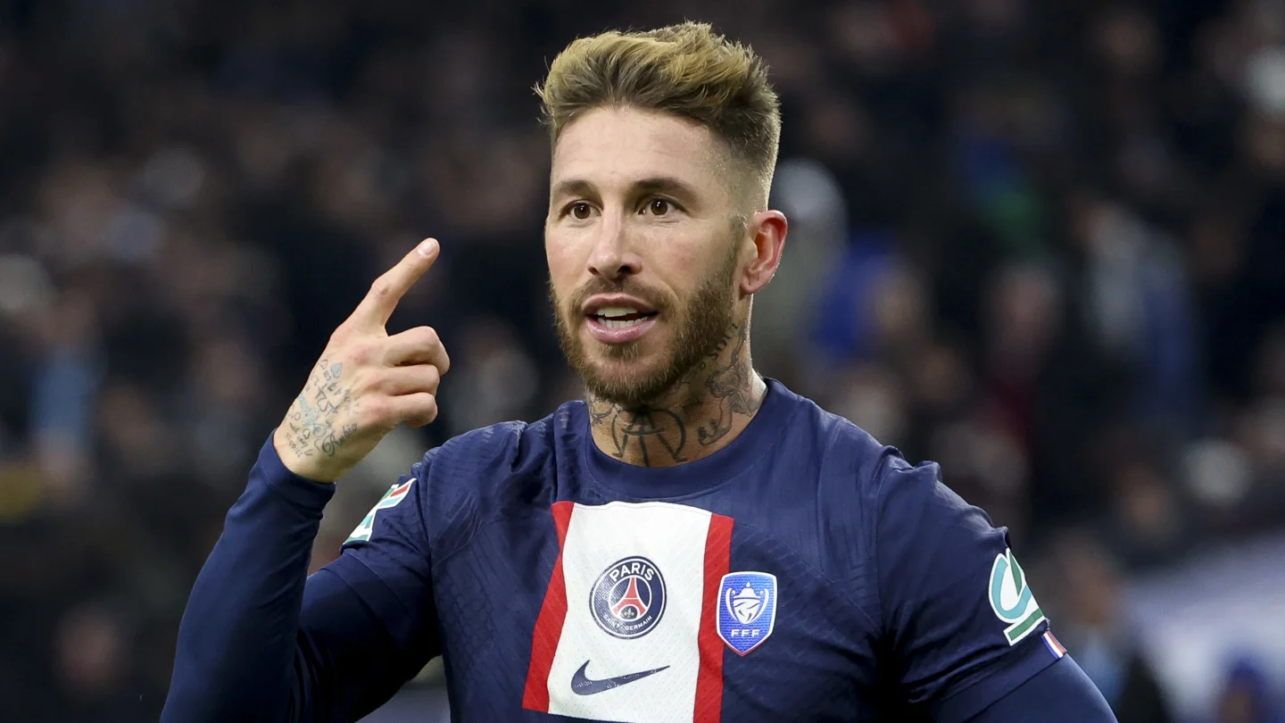 Sergio Ramos là trung vệ và cầu thủ Paris Saint-Germain nổi bật Sergio Ramos là trung vệ và cầu thủ Paris Saint-Germain nổi bật