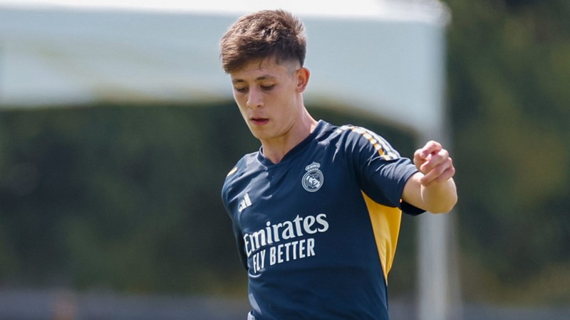 Arda Guler nhận được kỳ vọng rất lớn từ Real Madrid Arda Guler nhận được kỳ vọng rất lớn từ Real Madrid
