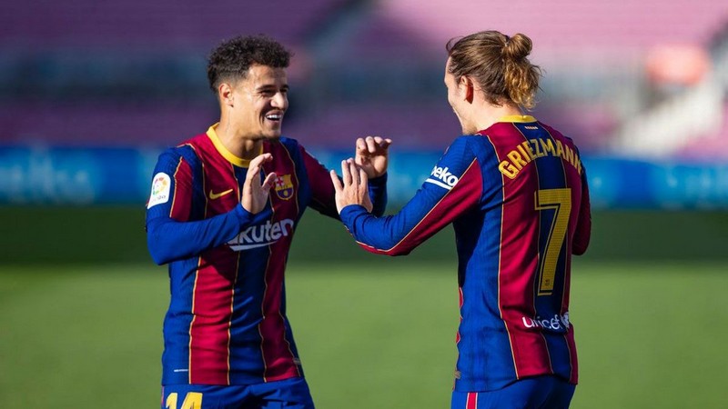 Câu lạc bộ bóng đá Barcelona đã mất rất nhiều thời gian loay hoay với những bản hợp đồng bom tấn Câu lạc bộ bóng đá Barcelona đã mất rất nhiều thời gian loay hoay với những bản hợp đồng bom tấn