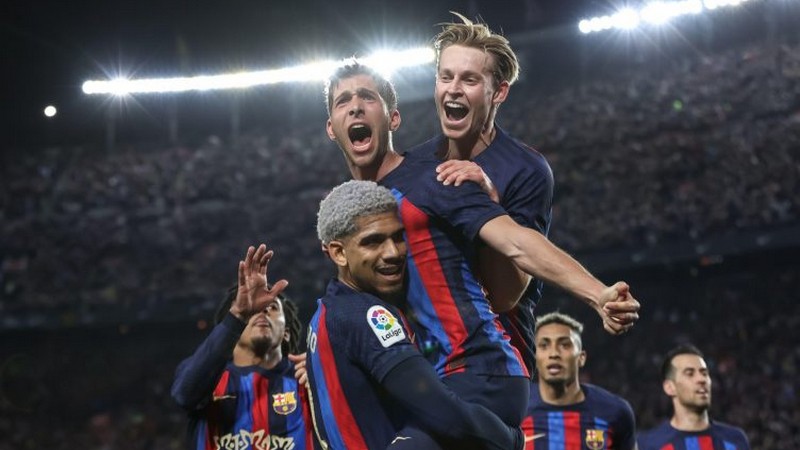 Mùa giải năm ngoái thì đội bóng này đã có được chức vô địch La Liga Mùa giải năm ngoái thì đội bóng này đã có được chức vô địch La Liga