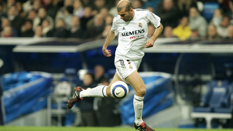 Zidane đã gặt hái rất nhiều các danh hiệu khi còn chơi bóng Zidane đã gặt hái rất nhiều các danh hiệu khi còn chơi bóng