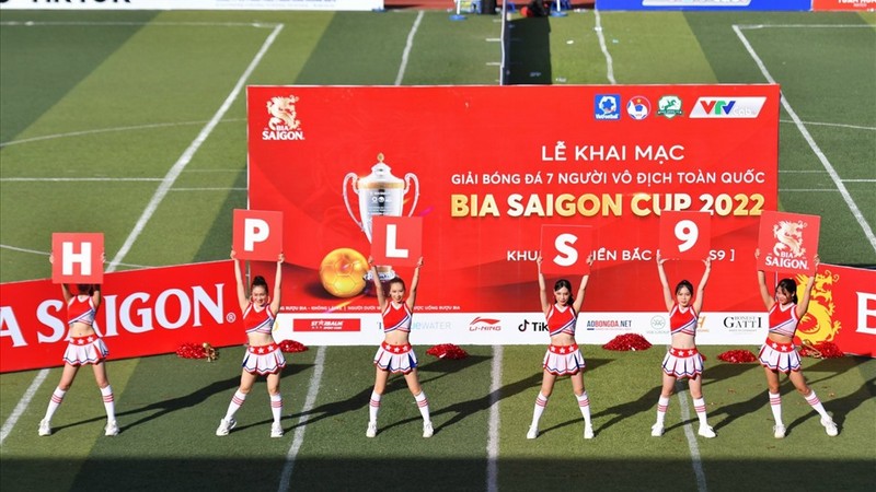 Tại việt Nam có rất nhiều giải đấu bóng đá phủi được tổ chức và có sự tham gia đông đảo Tại việt Nam có rất nhiều giải đấu bóng đá phủi được tổ chức và có sự tham gia đông đảo