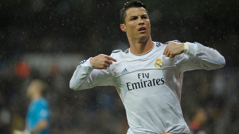 Ronaldo trong năm đó đã xuất sắc với Real Madrid lên ngôi Champions League Ronaldo trong năm đó đã xuất sắc với Real Madrid lên ngôi Champions League