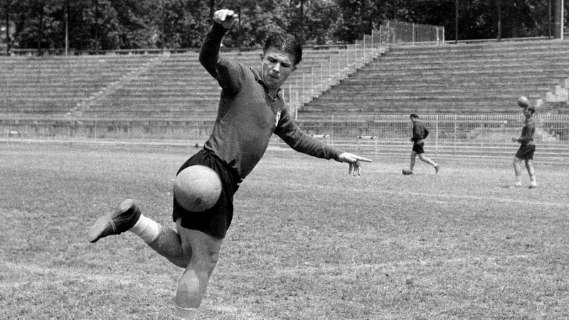 Ferenc Puskas, huyền thoại của Real Madrid cũng từng có được rất nhiều bàn thắng Ferenc Puskas, huyền thoại của Real Madrid cũng từng có được rất nhiều bàn thắng