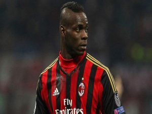 Cầu thủ Balotelli với tính cách thích nổi loạn 7 Cầu thủ Balotelli với tính cách thích nổi loạn