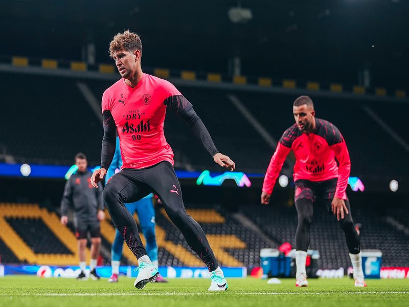 Manchester City FC là một CLB bóng đá chuyên nghiệp của Anh Manchester City FC là một CLB bóng đá chuyên nghiệp của Anh