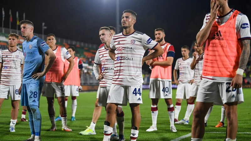 Cagliari là một trong những đội bóng yếu kém nhất Cagliari là một trong những đội bóng yếu kém nhất