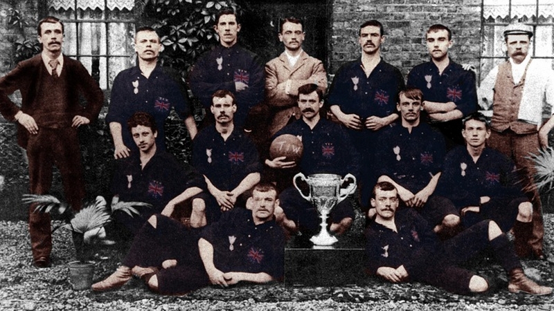 Câu lạc bộ bóng đá West Ham United cũng là một đội bóng lâu đời và giàu thành tích tại nước Anh Câu lạc bộ bóng đá West Ham United cũng là một đội bóng lâu đời và giàu thành tích tại nước Anh