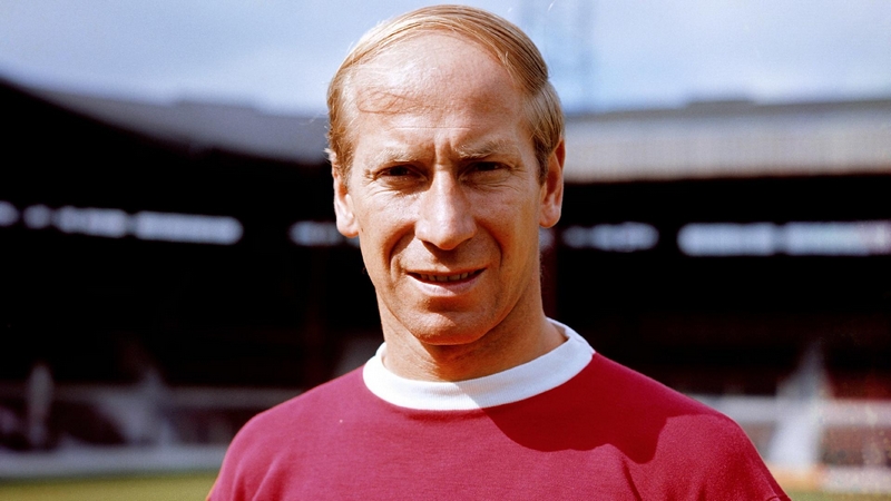 Sir Bobby đã tạo nên một MU vĩ đại như hiện nay Sir Bobby đã tạo nên một MU vĩ đại như hiện nay