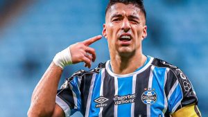 Cầu thủ Suarez, chàng răng thỏ huyền thoại của làng bóng đá 9 Cầu thủ Suarez. chàng răng thỏ huyền thoại của làng bóng đá