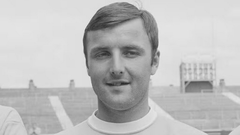 Glyn Pardoe là một hậu vệ ấn tượng trong đội hình của Man City Glyn Pardoe là một hậu vệ ấn tượng trong đội hình của Man City