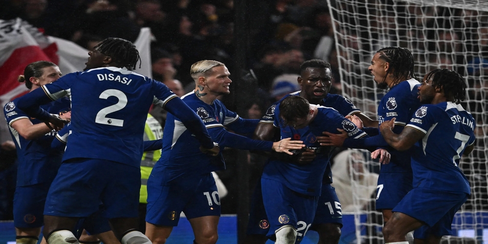 Và đội bóng thành London sẽ vượt qua giai đoạn này nhanh chóng Và đội bóng thành London sẽ vượt qua giai đoạn này nhanh chóng