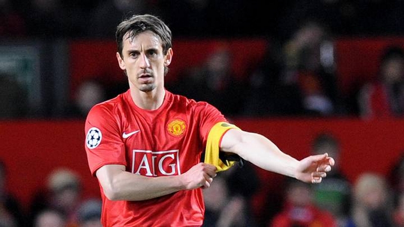 Gary Neville cũng là cái tên hậu vệ MU có phong độ rất ổn định Gary Neville cũng là cái tên hậu vệ MU có phong độ rất ổn định