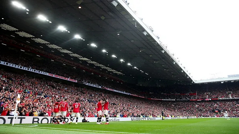 Ít ai ngờ một Old Trafford tráng lệ trước đây lại là một bãi rác Ít ai ngờ một Old Trafford tráng lệ trước đây lại là một bãi rác