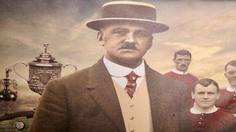 Ernest Mangnall từng là người dẫn dắt 2 đội Ernest Mangnall từng là người dẫn dắt 2 đội