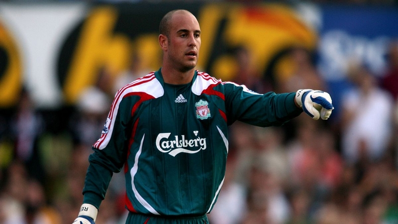 Pepe Reina là thủ môn Liverpool xuất sắc, nhưng đáng tiếc là không đúng thời điểm Pepe Reina là thủ môn Liverpool xuất sắc, nhưng đáng tiếc là không đúng thời điểm