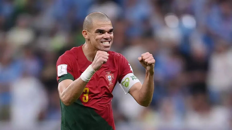 Pepe cũng có cả sự nghiệp vĩ đại với Bồ Đào Nha Pepe cũng có cả sự nghiệp vĩ đại với Bồ Đào Nha<