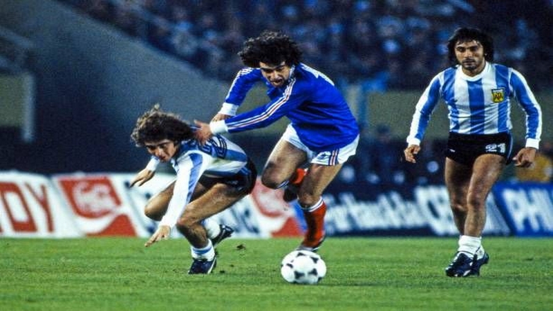 Một lần nữa Argentina giành chiến thắng và cũng chính giải đấu này họ đã lên ngôi vô địch World Cup đầu tiên Một lần nữa Argentina giành chiến thắng và cũng chính giải đấu này họ đã lên ngôi vô địch World Cup đầu tiên