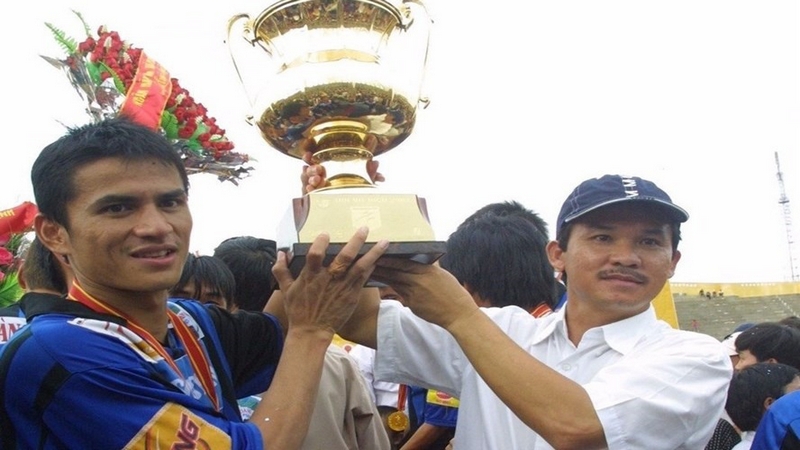 Đội bóng này cũng đã xuất sắc giành được những danh hiệu Đội bóng này cũng đã xuất sắc giành được những danh hiệu