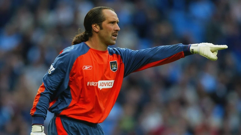 Huyền thoại của Arsenal từng là thủ môn của Man City Huyền thoại của Arsenal từng là thủ môn của Man City