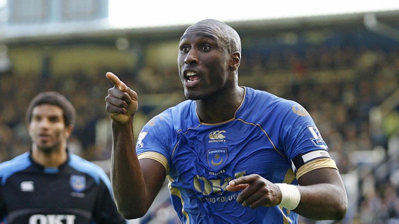Nhưng khi đang đỉnh cao thì bất ngờ cầu thủ Sol Campbell lại rời pháo thủ Nhưng khi đang đỉnh cao thì bất ngờ cầu thủ Sol Campbell lại rời pháo thủ