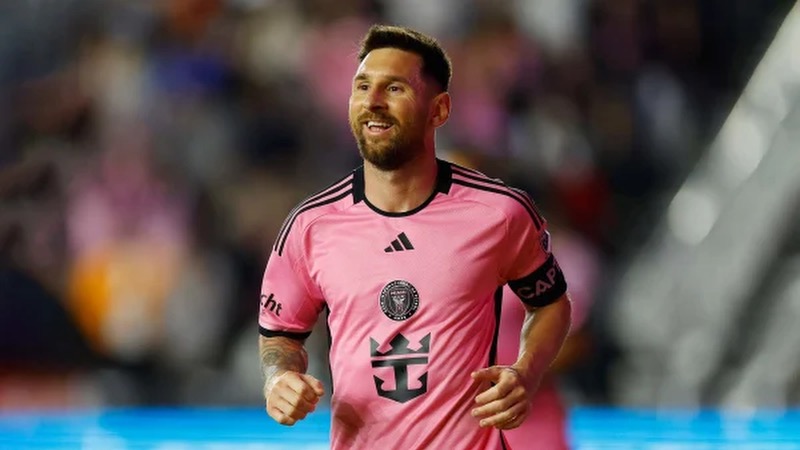 Messi cũng đang chơi bóng ở Inter Miami Messi cũng đang chơi bóng ở Inter Miami