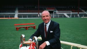 Huấn luyện viên Matt Busby - Người được dựng tượng tại Old Trafford 3 Huấn luyện viên Matt Busby - Người được dựng tượng tại Old Trafford