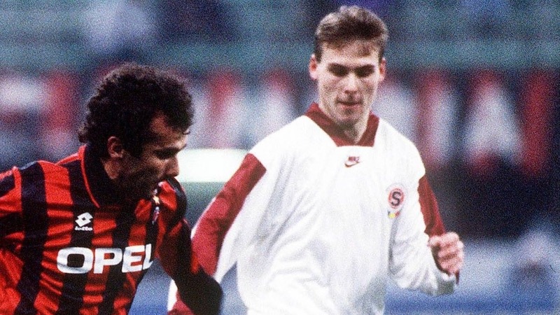 Cầu thủ Pavel Nedved chỉ gán bó với bóng đá quê hương trong giai đoạn đầu sự nghiệp Cầu thủ Pavel Nedved chỉ gán bó với bóng đá quê hương trong giai đoạn đầu sự nghiệp