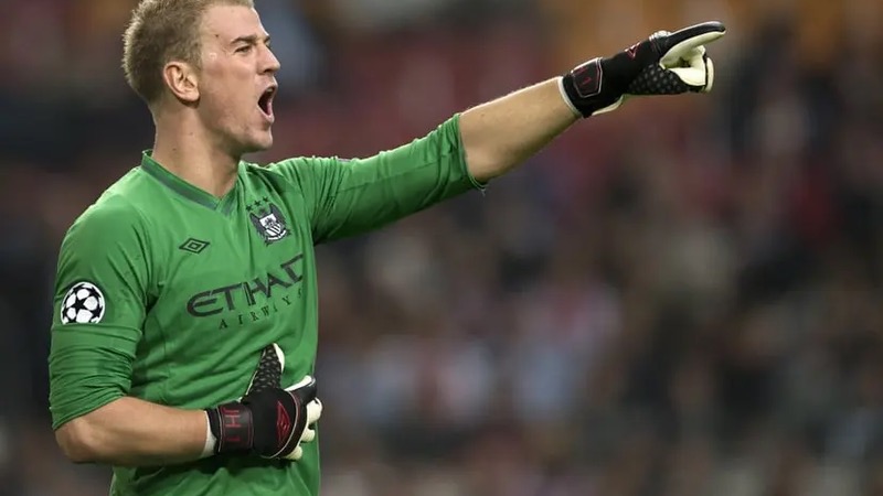 Thủ môn Joe Hart còn gây ấn tượng với một thói quen kỳ quái của mình Thủ môn Joe Hart còn gây ấn tượng với một thói quen kỳ quái của mình
