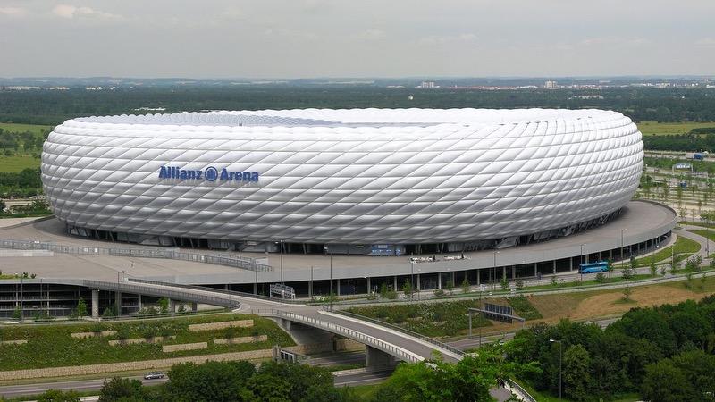 Sân vận động Allianz Arena là sân nhà của Bayern Munich Sân vận động Allianz Arena là sân nhà của Bayern Munich