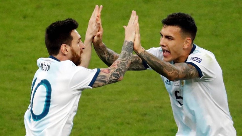 Và luôn xuất hiện bên cạnh Messi trong những trận đấu chơi cùng nhau Và luôn xuất hiện bên cạnh Messi trong những trận đấu chơi cùng nhau