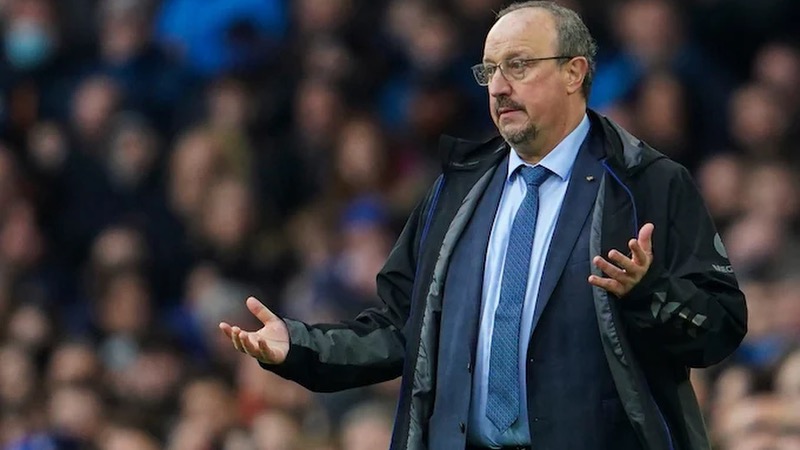 Huấn luyện viên Rafael Benitez là một cá tính đặc biệt với Châu Âu Huấn luyện viên Rafael Benitez là một cá tính đặc biệt với Châu Âu