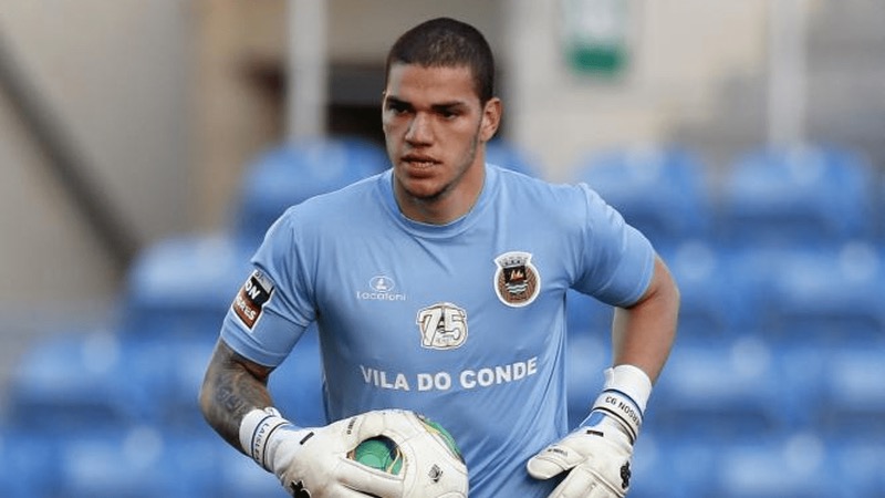 Thủ môn Ederson đã chơi cho khá nhiều đội bóng tại Bồ Đào Nha Thủ môn Ederson đã chơi cho khá nhiều đội bóng tại Bồ Đào Nha