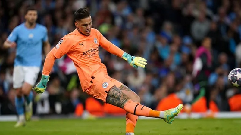 Thủ môn Ederson là một trong những thủ thành chơi chân tốt nhất Thủ môn Ederson là một trong những thủ thành chơi chân tốt nhất