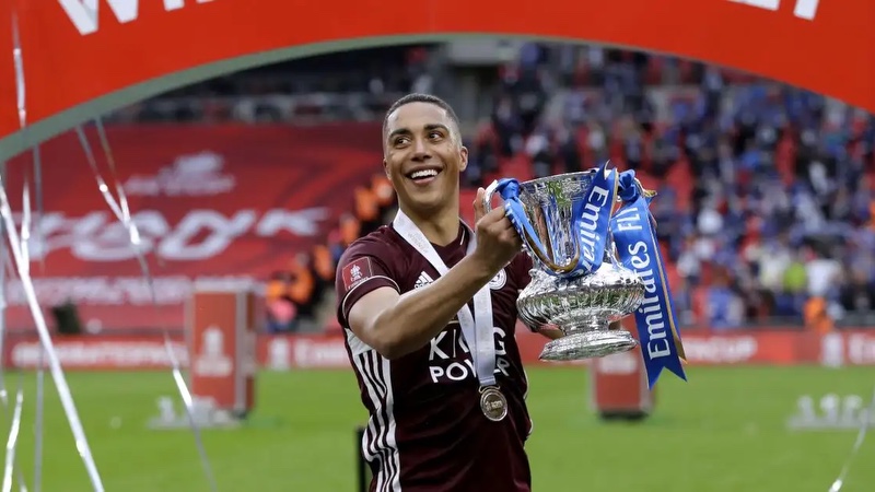 Cầu thủ Youri Tielemans đã từng khiến nhiều đội bóng lớn thèm khát với tài năng Cầu thủ Youri Tielemans đã từng khiến nhiều đội bóng lớn thèm khát với tài năng
