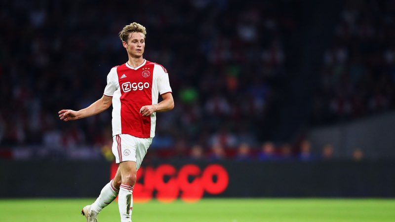 Cầu thủ Frenkie de Jong là một tài năng rất sáng giá Cầu thủ Frenkie de Jong là một tài năng rất sáng giá