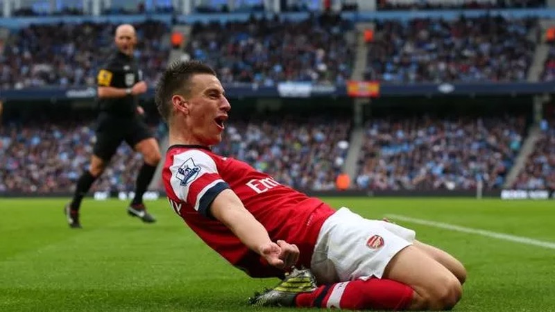 Và khi cống hiến cho Arsenal Và khi cống hiến cho Arsenal