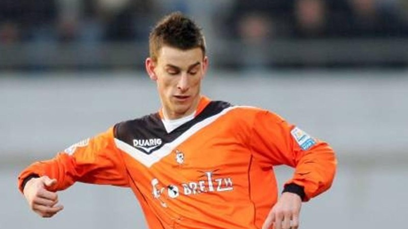Cầu thủ Laurent Koscielny khi còn là cầu thủ trẻ Cầu thủ Laurent Koscielny khi còn là cầu thủ trẻ