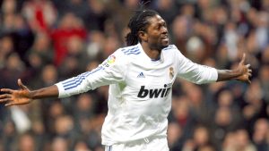 Cầu thủ Emmanuel Adebayor - Kẻ phản bội và sự nghiệp đáng tiếc 5 Cầu thủ Emmanuel Adebayor - Kẻ phản bội và sự nghiệp đáng tiếc