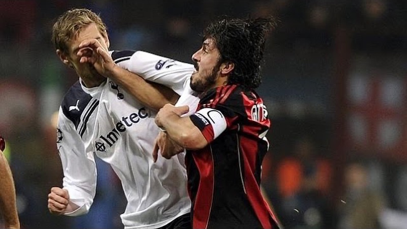 Cầu thủ Gennaro Gattuso cũng thường được gọi là gã đồ tể của bóng đá Cầu thủ Gennaro Gattuso cũng thường được gọi là gã đồ tể của bóng đá