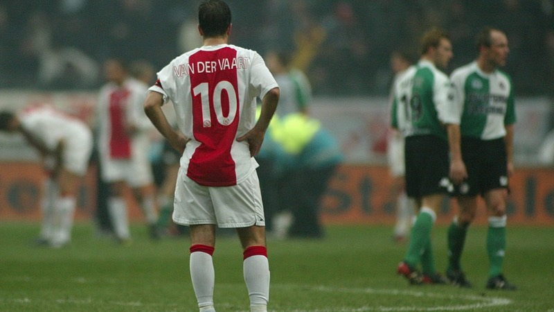 Cầu thủ Rafael van der Vaart chính là cầu thủ đầu tiên nhận danh hiệu Golden boy Cầu thủ Rafael van der Vaart chính là cầu thủ đầu tiên nhận danh hiệu Golden boy