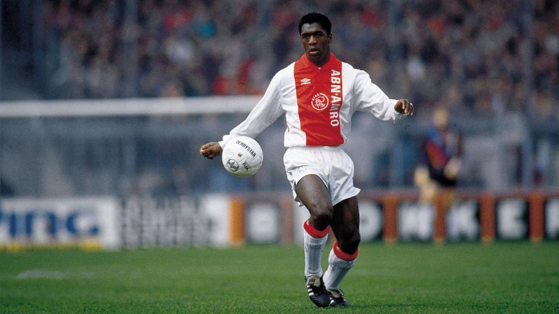 Cầu thủ Clarence Seedorf đã nhanh chóng tỏa sáng khi còn là cầu thủ trẻ Cầu thủ Clarence Seedorf đã nhanh chóng tỏa sáng khi còn là cầu thủ trẻ