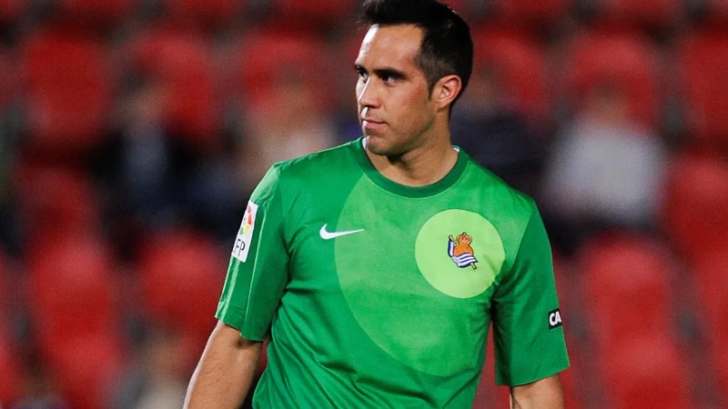 Thủ môn Claudio Bravo từng bị đánh giá là cái tên vô danh Thủ môn Claudio Bravo từng bị đánh giá là cái tên vô danh
