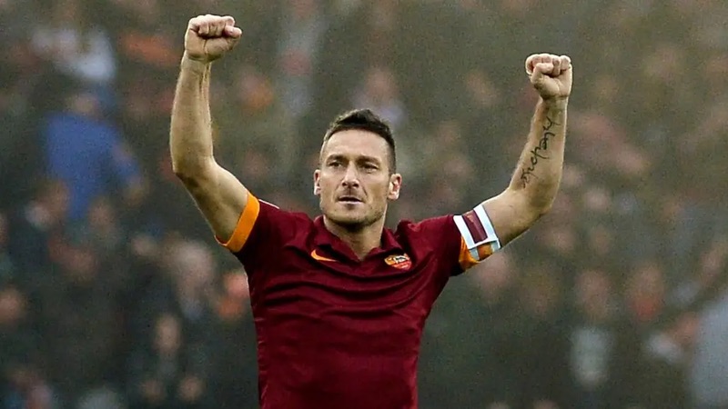 Cầu thủ Francesco Totti chỉ chơi cho AS Roma trong sự nghiệp của mình Cầu thủ Francesco Totti chỉ chơi cho AS Roma trong sự nghiệp của mình