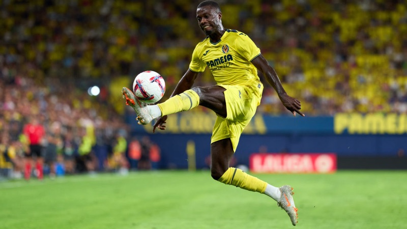 Dường như cầu thủ Nicolas Pepe không có điểm dừng khi rơi phong độ Dường như cầu thủ Nicolas Pepe không có điểm dừng khi rơi phong độ