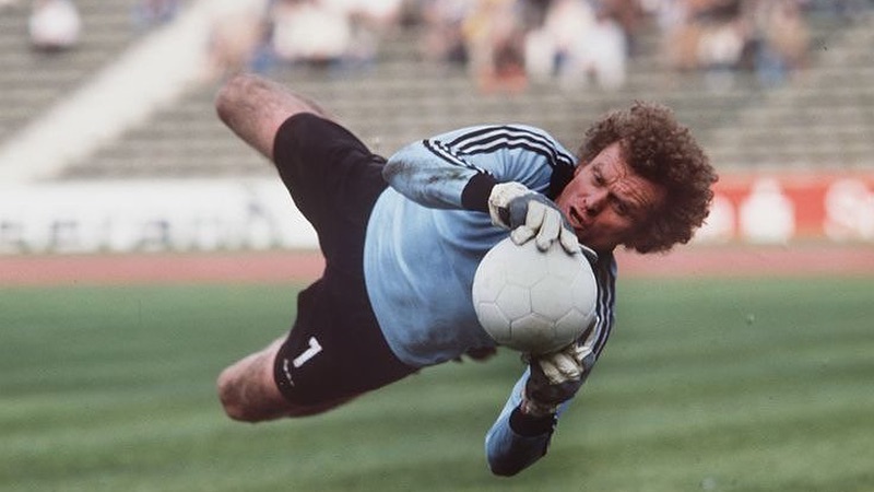 Thủ môn Sepp Maier đã cống hiến cả sự nghiệp cho Bayern Munich Thủ môn Sepp Maier đã cống hiến cả sự nghiệp cho Bayern Munich