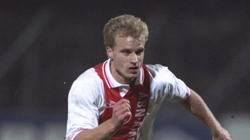 Cầu thủ Dennis Bergkamp không mất nhiều thời gian để khẳng định tài năng của mình Cầu thủ Dennis Bergkamp không mất nhiều thời gian để khẳng định tài năng của mình