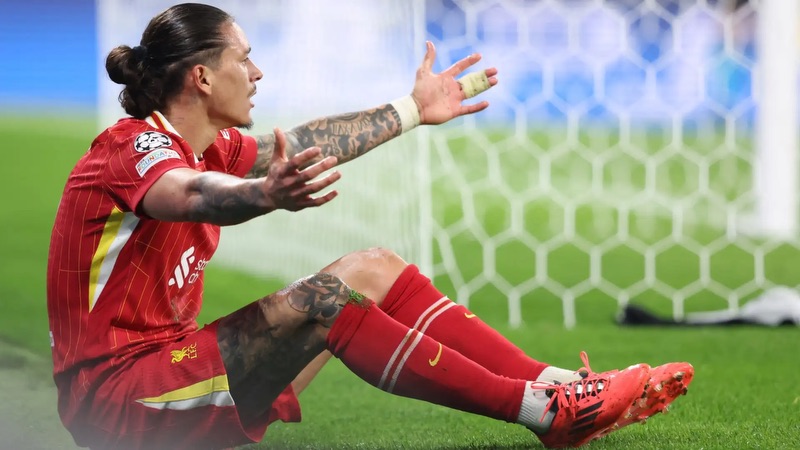 Chỉ tiếc là anh không thể tỏa sáng tại Anfield Chỉ tiếc là anh không thể tỏa sáng tại Anfield